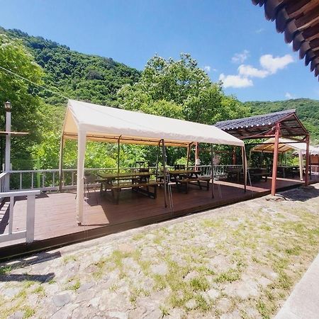 Yeongwol Hwanggung Hanok Pension Exterior photo